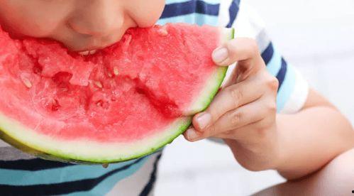 吃瓜小心肚子疼,小心肚子疼的尴尬遭遇