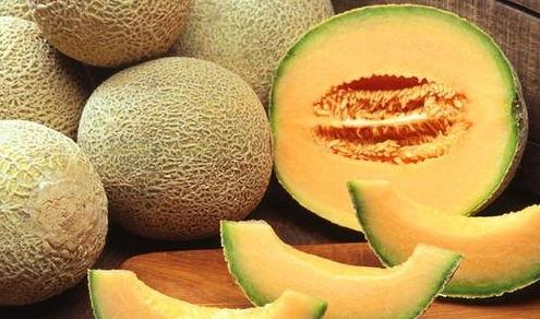 吃哈密瓜呛到胃