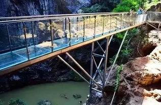 深圳网红玻璃栈道图片,高空漫步，玻璃之巅的视觉盛宴”