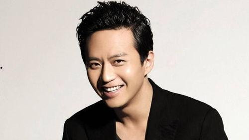 明星男照片,揭秘明星男子的魅力瞬间